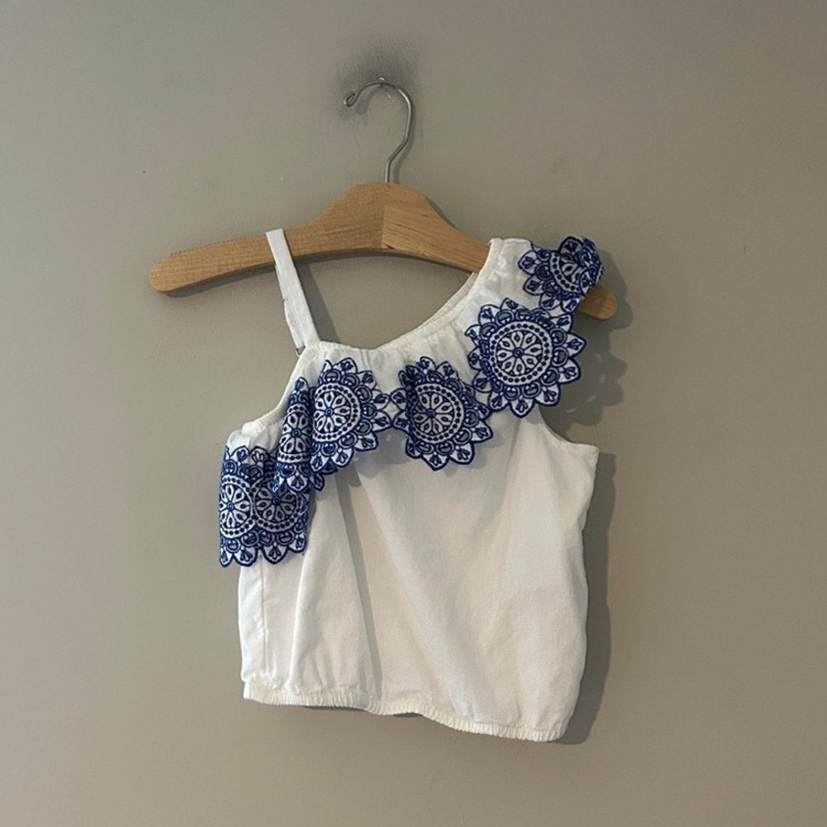 abercrombie kids white blue cami 5-6Y