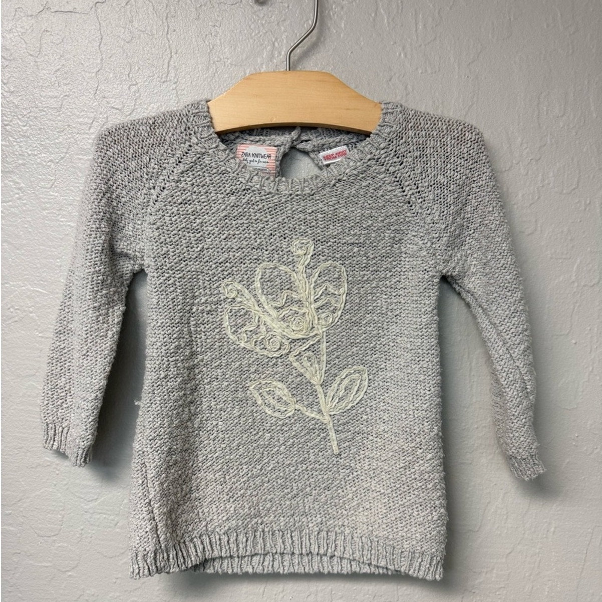 zara girls' gray flower sweater 18-24M