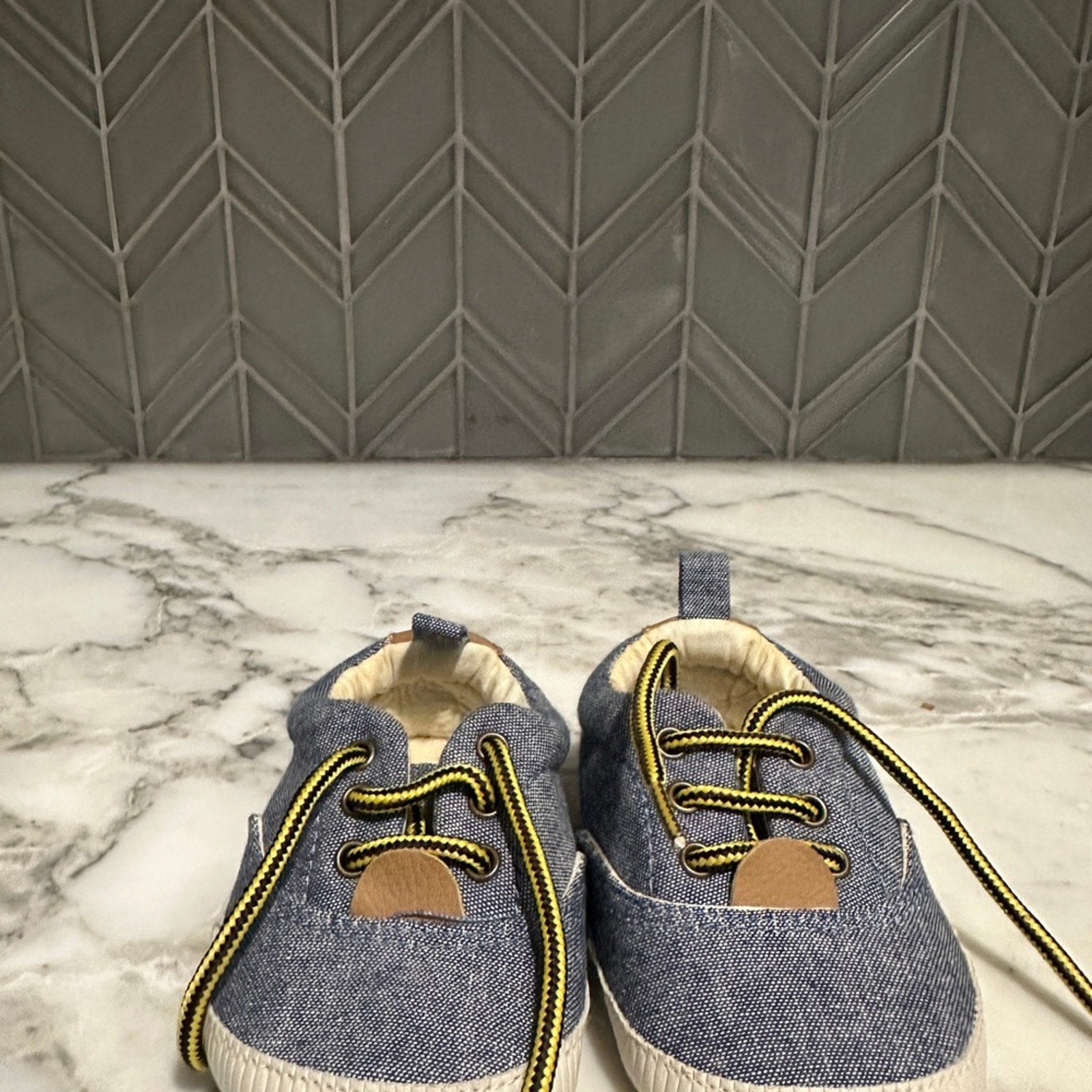 baby gap blue crib shoes 3-6M