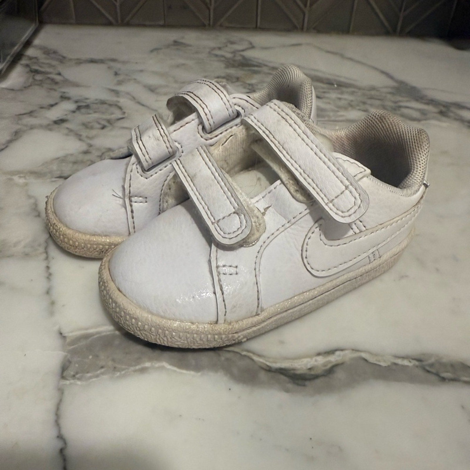 nike baby white sneakers 5c