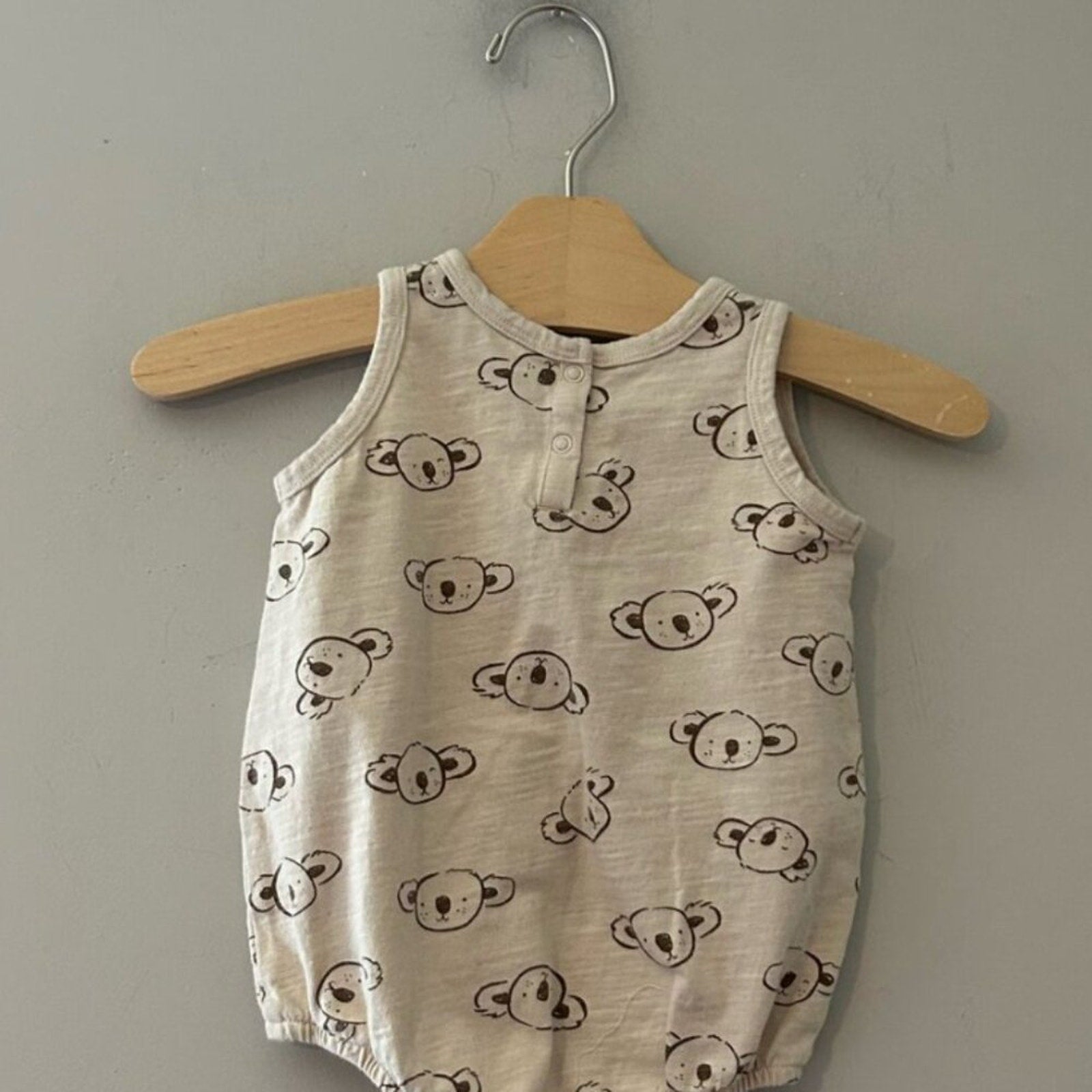 rylee + cru neutral koala romper‎ 3-6M