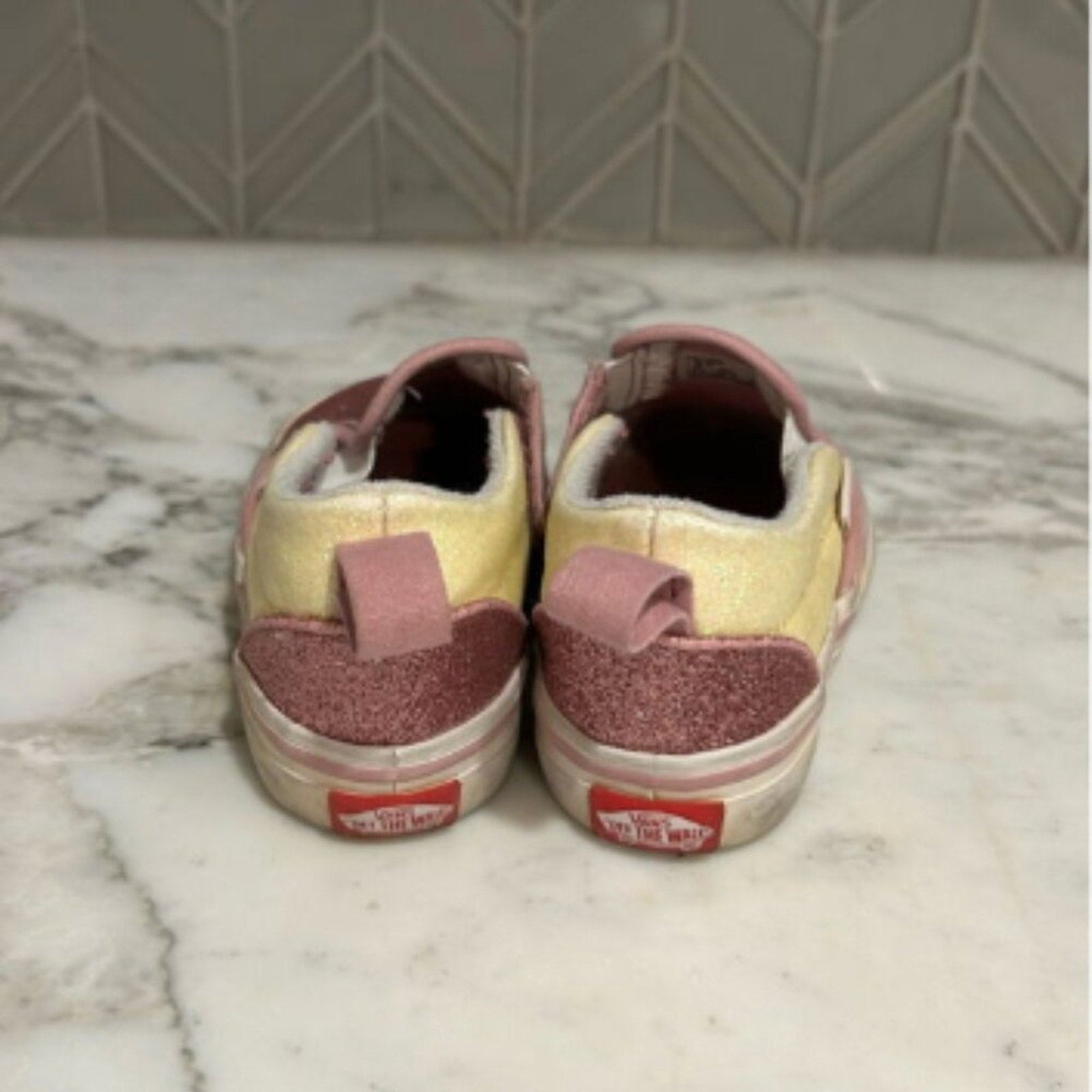 vans girls' pink glitter sneakers 6c