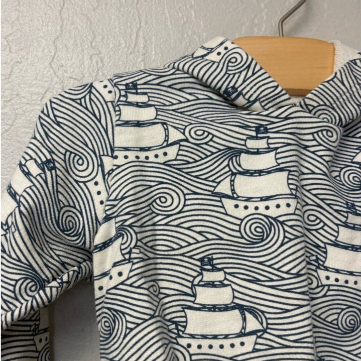 the winter water factory boys' blue white hoodie 2T